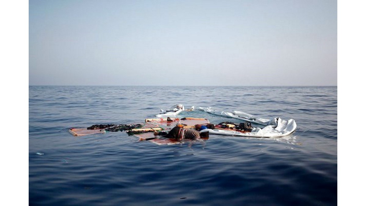 Cinq harraga secourus et un corps sans vie récupéré au large de Ténès : Récit d’un naufrage au large de Damous