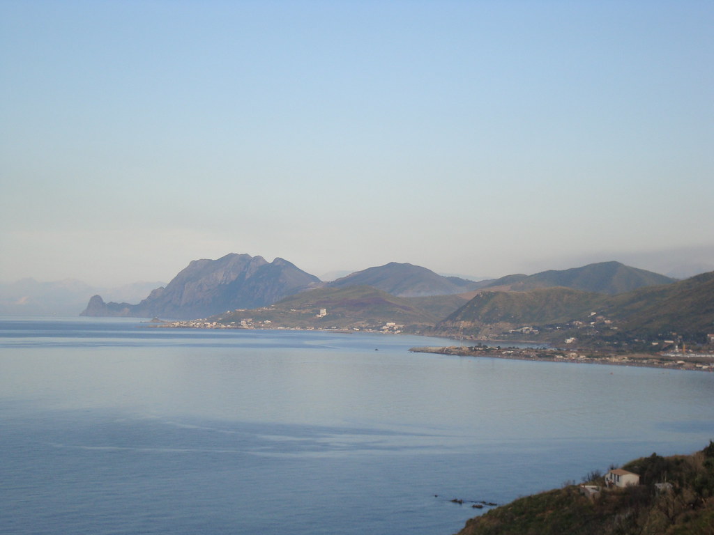 Projets de fermes aquacoles sur la côte Ouest de Béjaïa : Les écologistes alertent sur la pollution de la mer