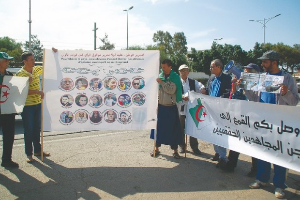 Sit-in de protestation à Oran pour la libération des détenus d’opinion : Deux représentants du comité anti-répression chez le procureur