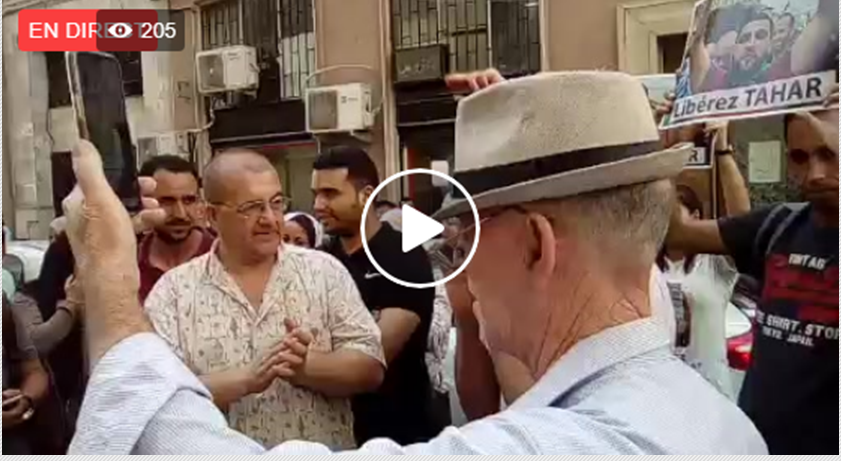 Rassemblement de soutien aux détenus d’opinion devant le tribunal Abane Ramdane