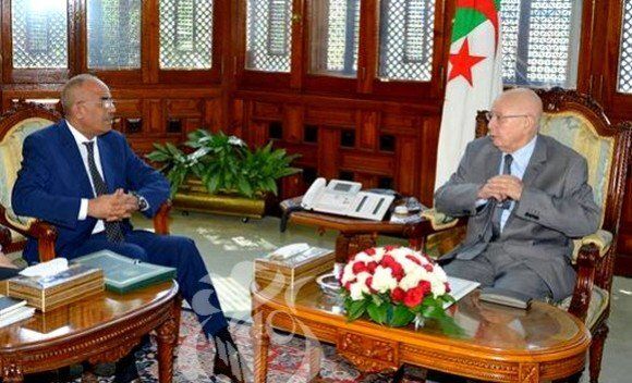 Bensalah encourage les membres du Gouvernement à poursuivre leurs activités