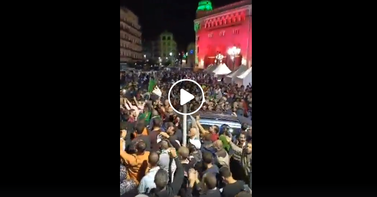 La place de la Grande Poste d’Alger «noire de monde» à la veille de la marche du 01 novembre