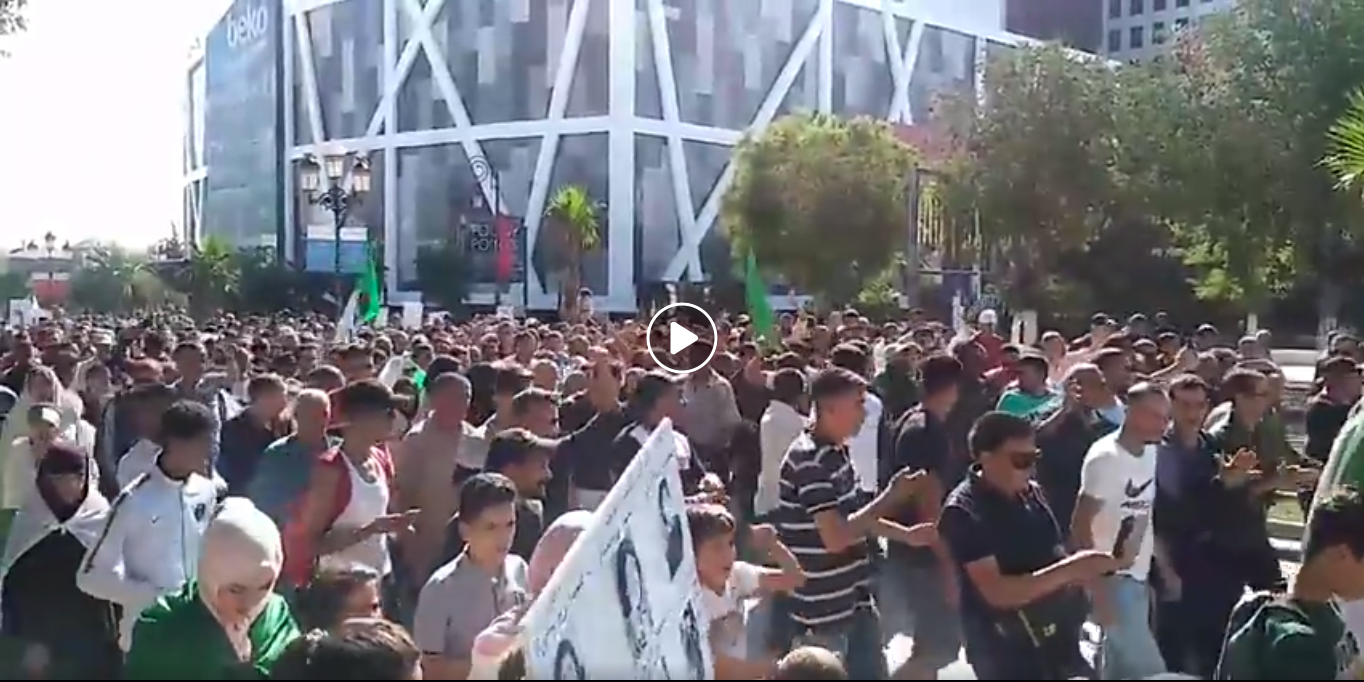 Raz de marée humain à Setif pour le 33e vendredi