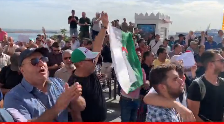 EN DIRECT / APN : sit-in contre l’avant- projet de loi sur les hydrocarbures