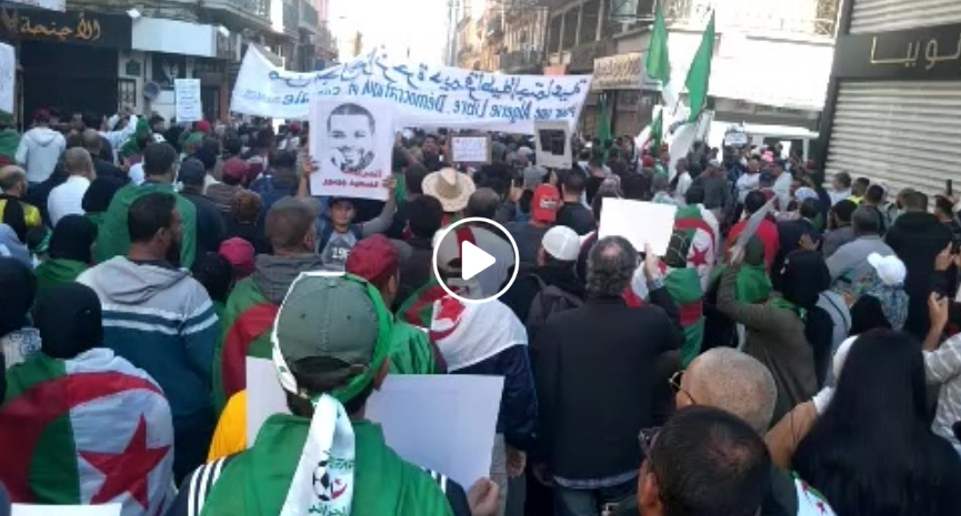 Des milliers de manifestants battent le pavé à Oran pour le 36e vendredi