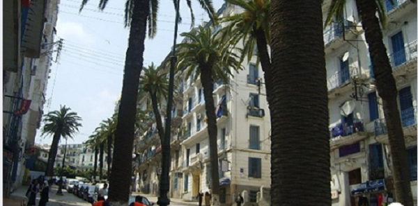 ALGER : Un centre commercial remplace une librairie au centre-ville