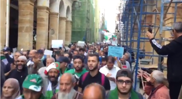 Vidéo – 36ème mardi de protestation à Alger : « il n’y aura pas de vote »