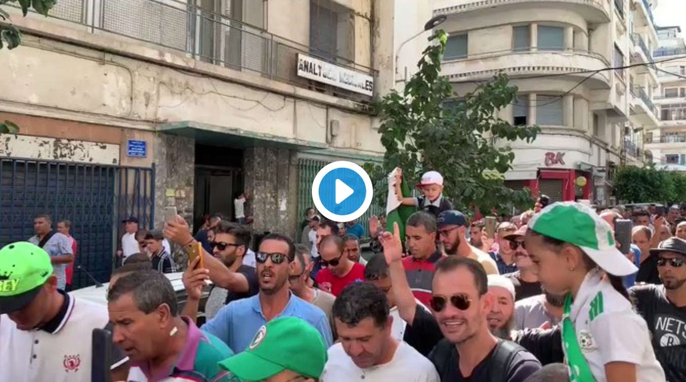 Début de la manifestation du 33e Vendredi à Alger