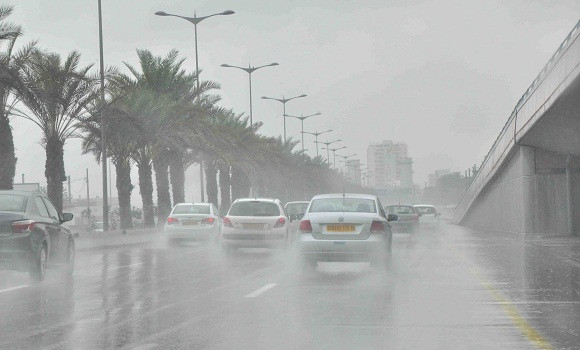 Alerte météo : de fortes averses orageuses sur 7 wilayas du centre