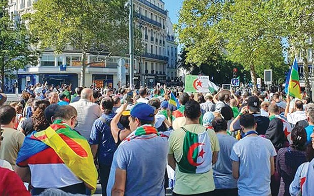 Forte mobilisation de la diaspora algérienne en France : Marche à Paris pour la libération des détenus d’opinion