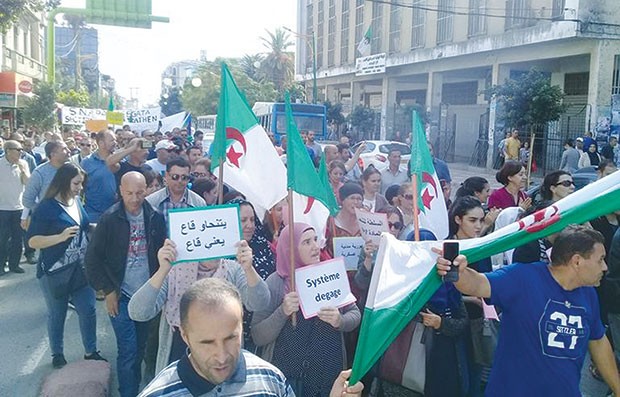 Démonstration de force des communaux hier à Tizi Ouzou : Rejet de la présidentielle et de la loi sur les hydrocarbures