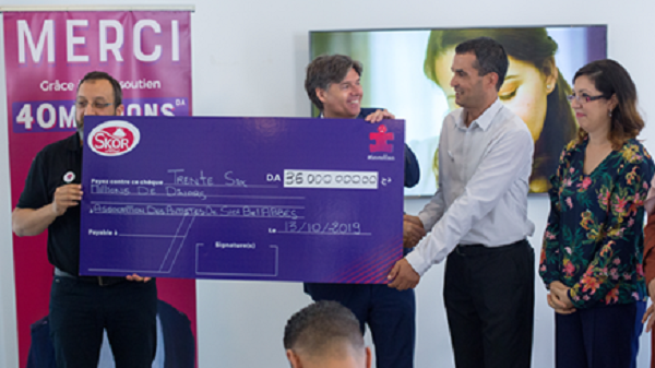 SKOR de CEVITAL remet 40 millions de dinars (4 milliards de centimes) au profit des enfants autistes
