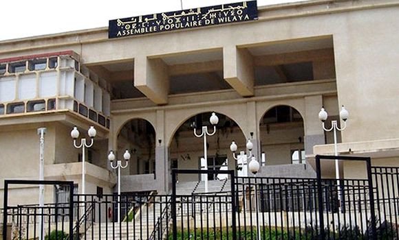 Le personnel de l’APC de Tizi Ouzou quitte le siège pour protester contre la visite de la commission des élections