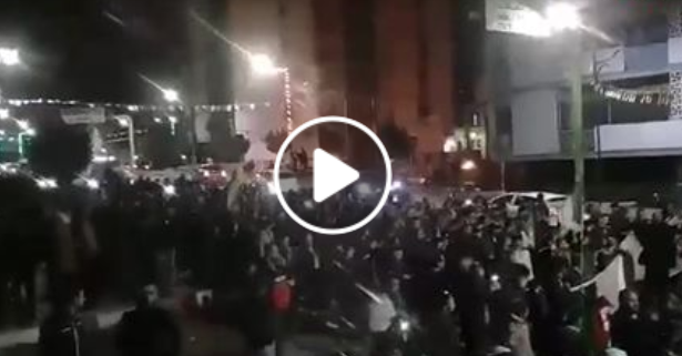 Rassemblement nocturne anti-élection à Tizi Ouzou