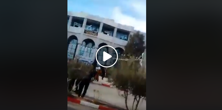 Le candidat Abdelkader Bengrina chahuté à El Bayadh