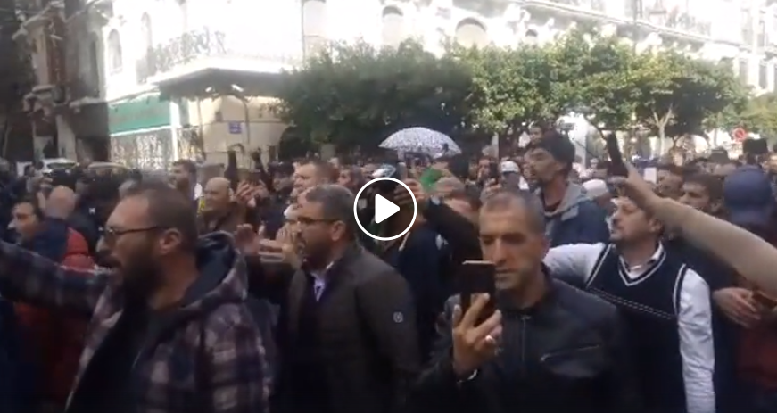 40e vendredi : La foule ne cesse de grossir à Alger