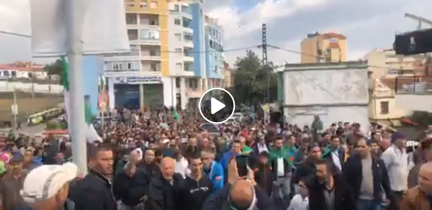 Une grandiose marche fait trembler la ville de Bouira