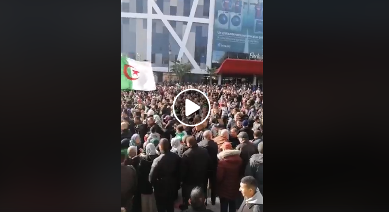 A Sétif, ils sont des milliers à manifester contre la présidentielle