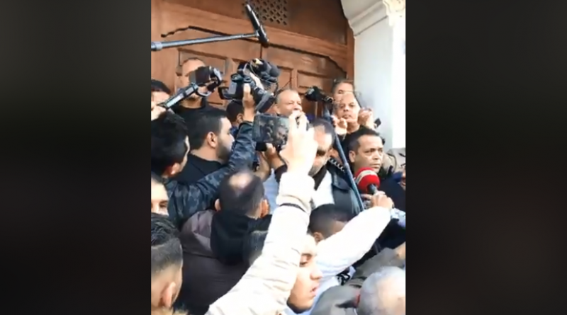 La Grande Poste: Bengrina donne le coup d’envoi de sa campagne électorale, une manifestation contre l’élection présidentielle