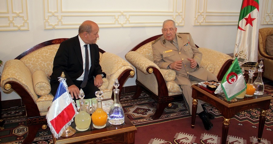 Le Ministre français Le Drian s’exprime sur les manifestations en Algérie
