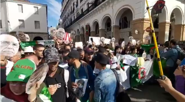 Vidéo – 37ème mardi de protestation : les manifestants apportent leur soutien aux magistrats grévistes