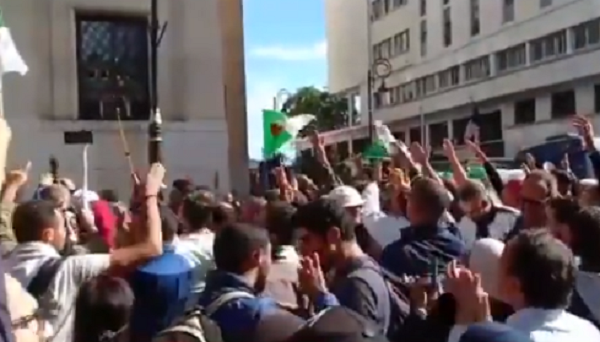 Vidéo – 37ème mardi du Hirak : des manifestants devant l’APN pour dénoncer le projet de loi sur les hydrocarbures