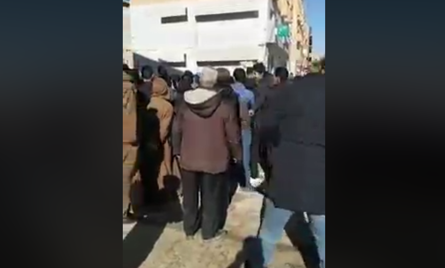 Vidéo : manifestation contre la venue du candidat Benflis à M’sila