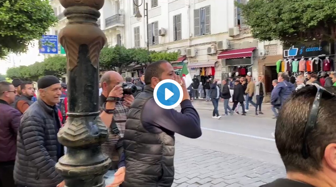 Exprimant leur soutien à la présidentielle, des travailleurs manifestent à Alger contre l’ingérence étrangère