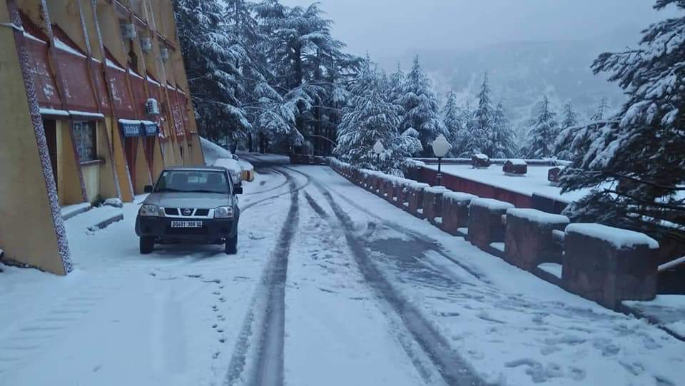 Bouira : Tikjda retrouve sa blancheur hivernale