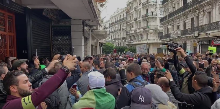 Vidéo – 39ème vendredi du Hirak : les journalistes dénoncent les pressions dont ils sont victimes