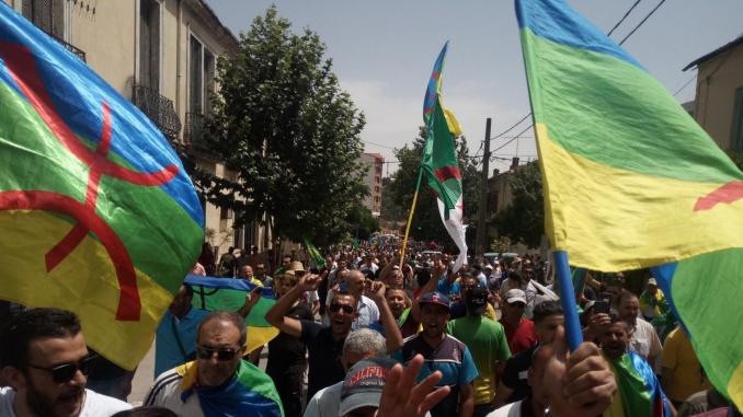 Port de l’emblème Amazigh : Plusieurs manifestants arrêtés à Sétif