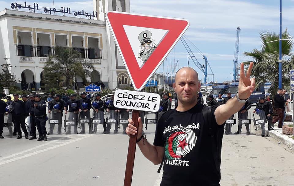 Tribunal de Sidi M’hamed: 6 mois de prison ferme et 20 000 DA d’amende contre six détenus d’opinion