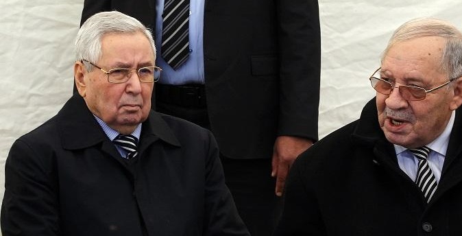 Abdelkader Bensalah signe plusieurs décrets présidentiels