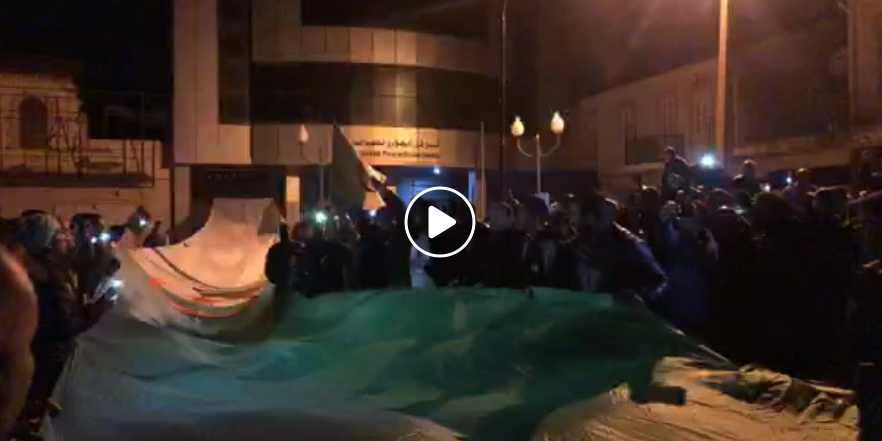 Manifestation nocturne à Bouira contre la présidentielle