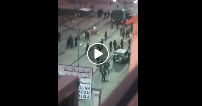 Vidéos | Affrontements entre des manifestants et des gendarmes à Bouira