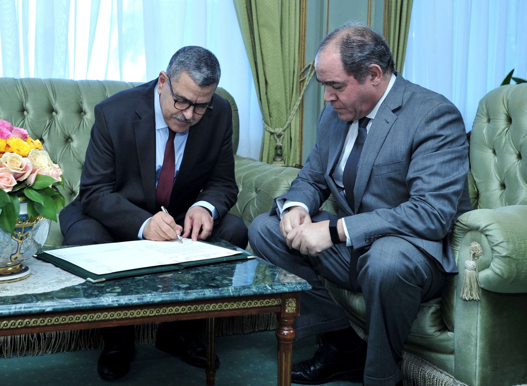 Abdelaziz Djerad prend officiellement ses fonctions de premier ministre