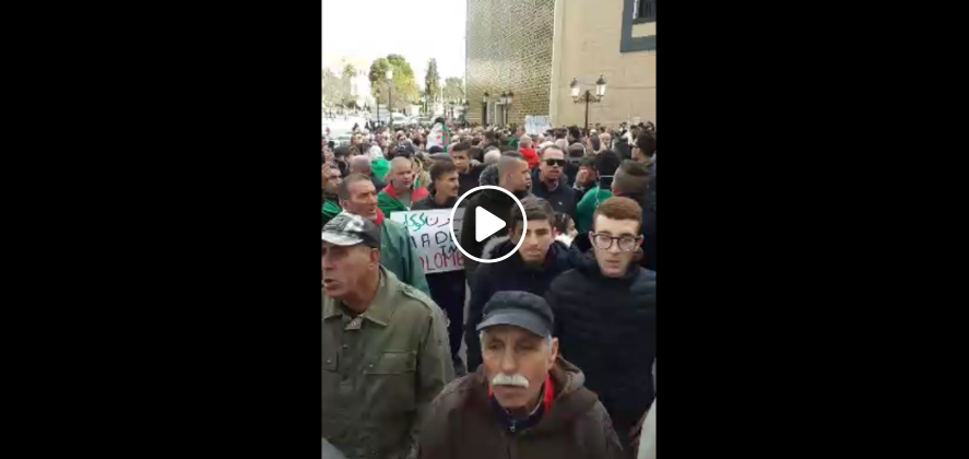 Vidéo | Forte mobilisation populaire à Constantine pour le 43e vendredi du Hirak