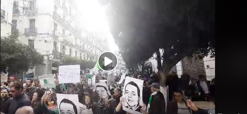 ? Vidéo | Impressionnante marée humaine à la rue Didouche Mourad