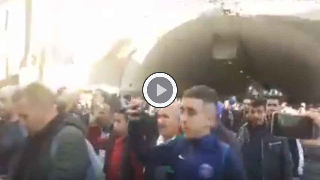 Vidéo | Marches improvisées sur Alger en hommage à Gaïd Salah
