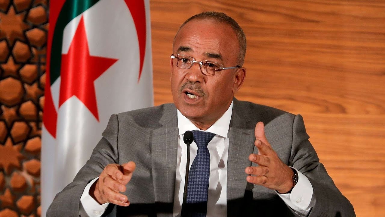 Noureddine Bedoui présente la démission de son gouvernement