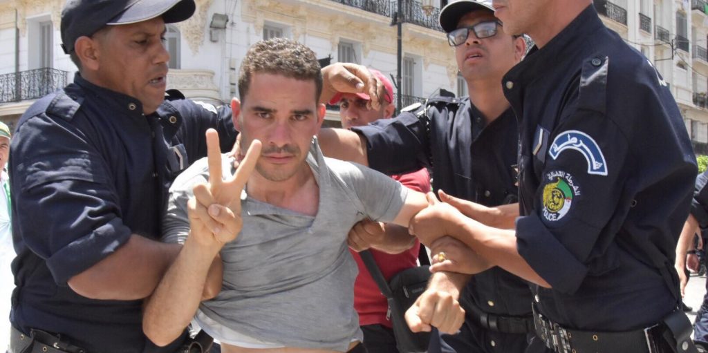 1000 interpellations et 200 mandats de dépôt depuis le début du Hirak (LADDH)