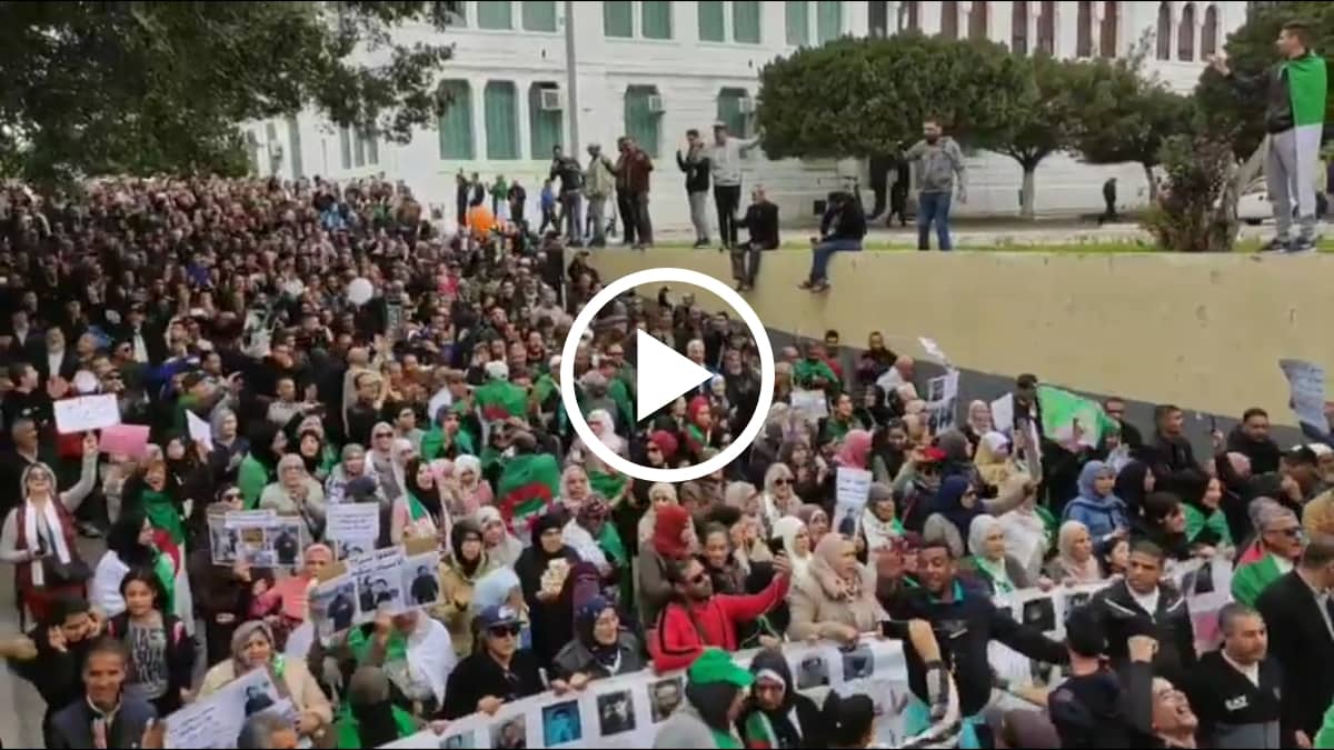 Une déferlante humaine dans les rues de Annaba