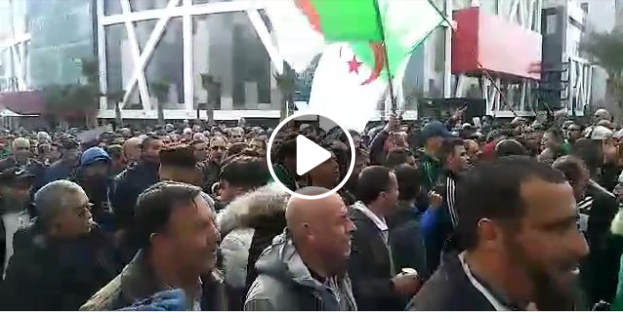 La manifestation de ce 50e vendredi a drainé beaucoup de monde à Sétif