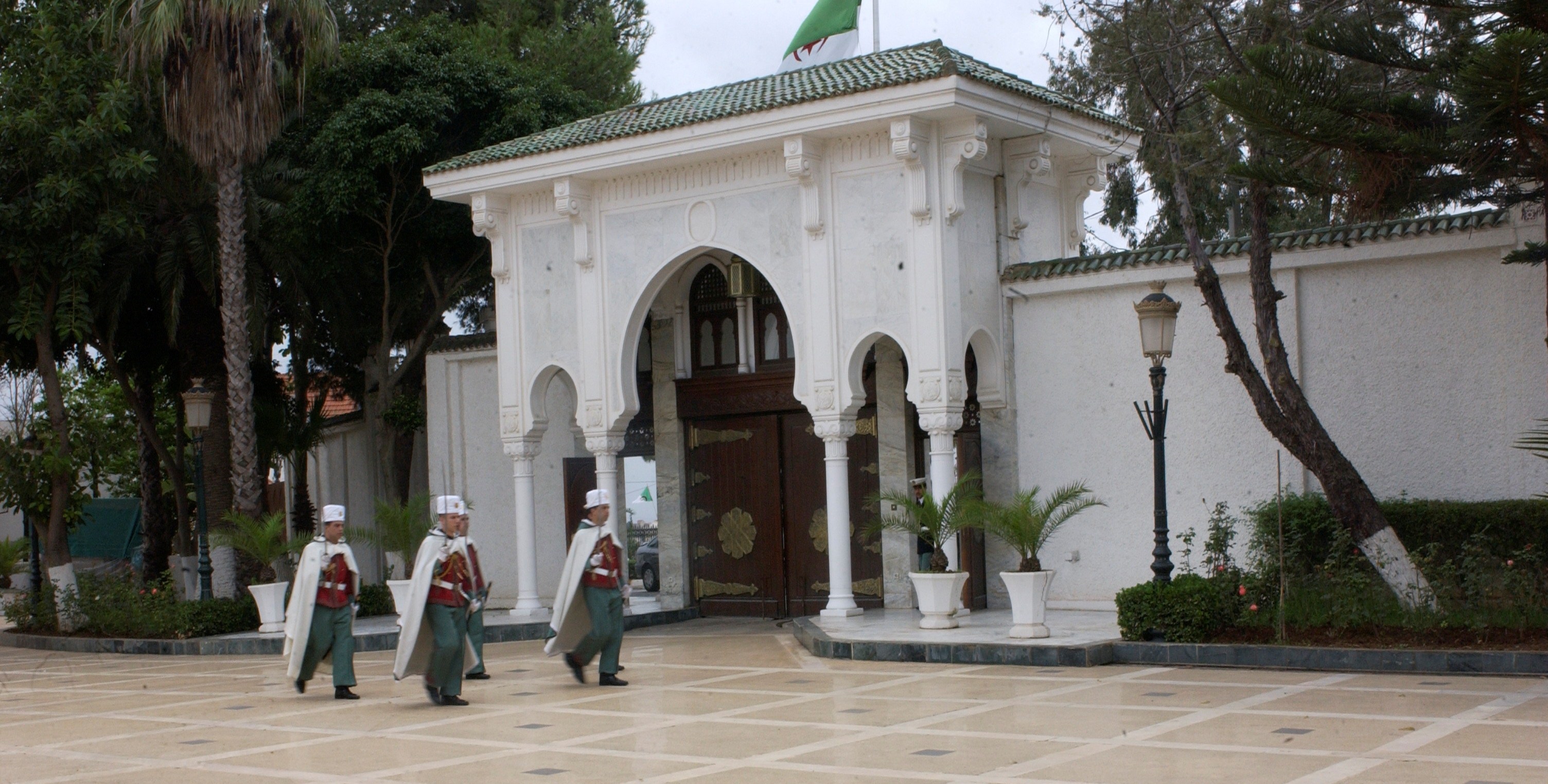 Réseaux sociaux : Les mises en garde de la Présidence