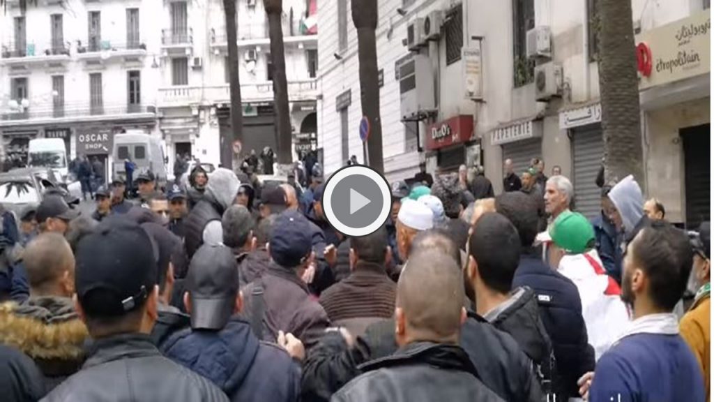 ? Vidéo | 47e vendredi du Hirak : les manifestants empêchés d&rsquo;accéder à la rue Didouche Mourad