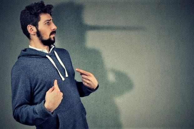 Comment reconnaître les personnes manipulatrices