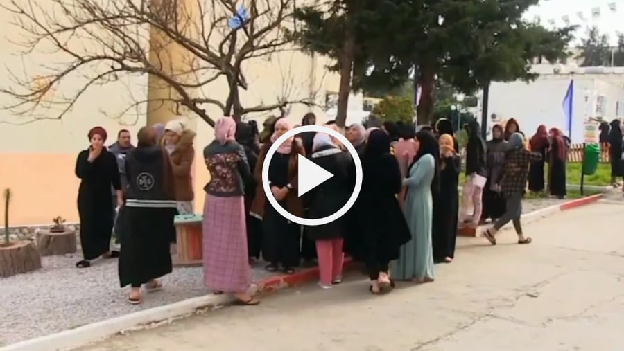 Jijel : Une étudiante découvre des vers de terre dans un plat du restaurant universitaire