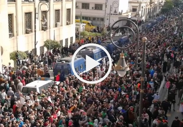 Vidéo | La rue Asselah Hocine est « pleine à craquer »