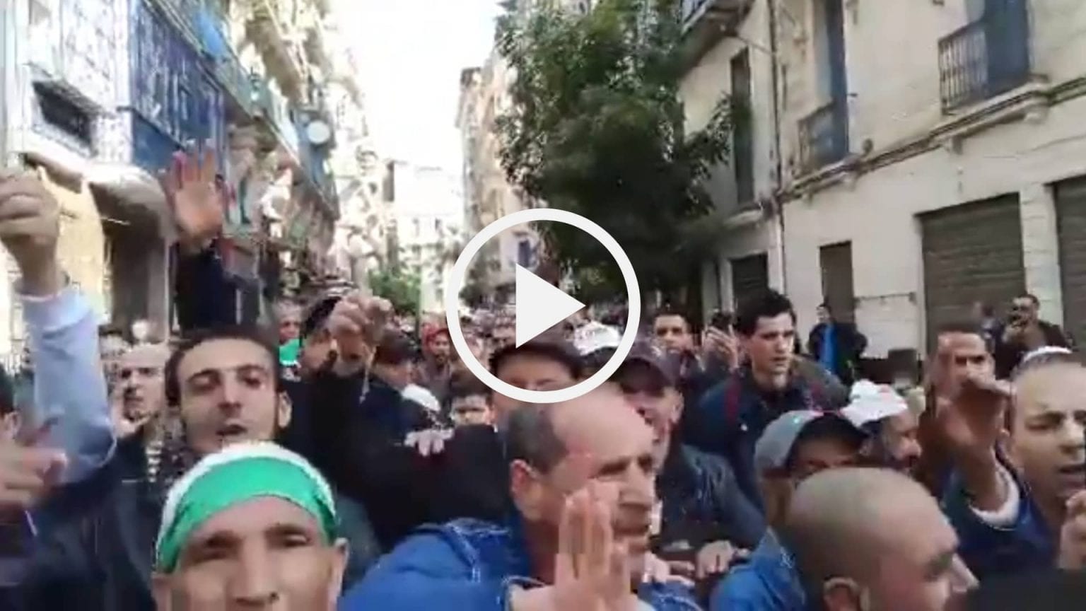 52e vendredi : Début de la manifestation matinale à Alger