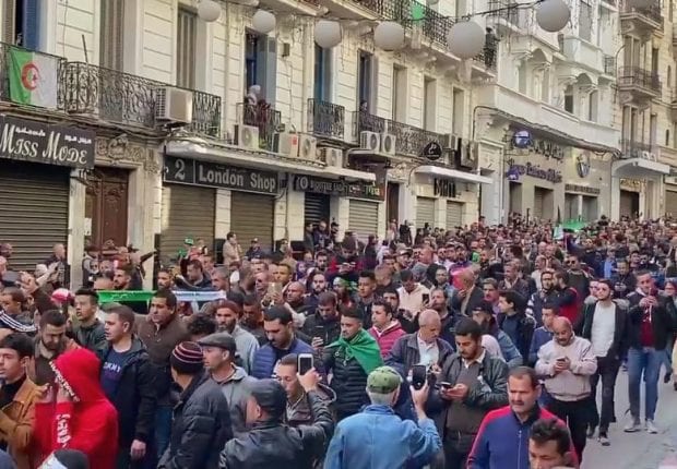 53e vendredi : Une marée humaine déferle à Alger